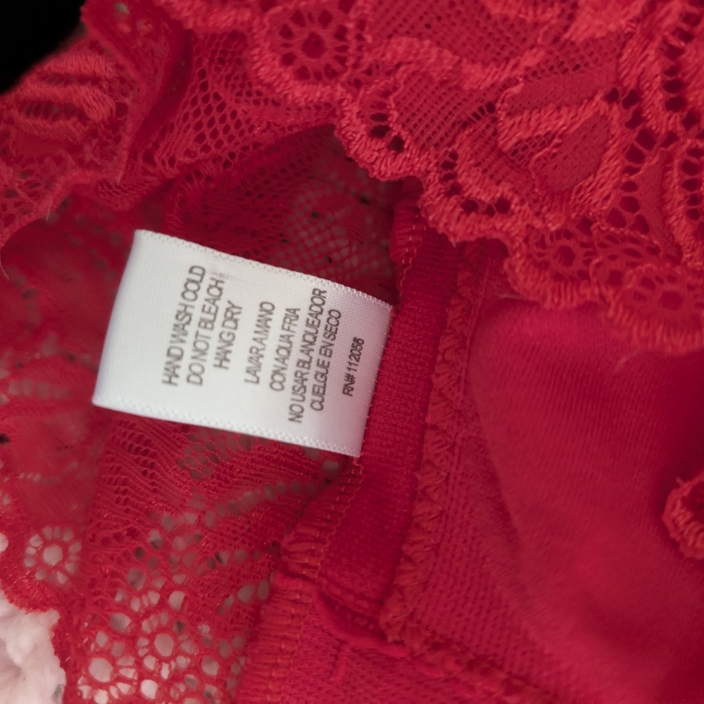 Callie Lives Red Bandeau - Picture 5 of 8